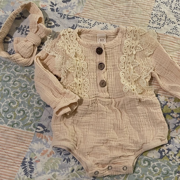 Brand new Baby girl boutique onesie/bodysuit/bubble with matching bow headband - Picture 9 of 9